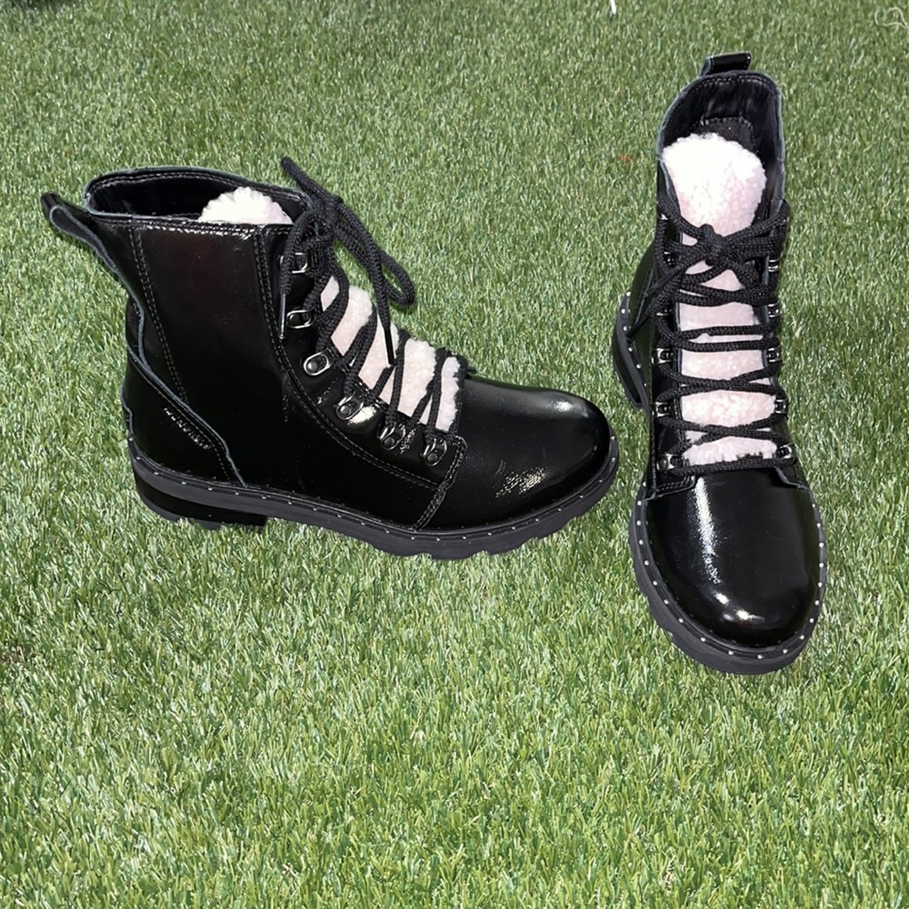 Leather/fur Sorel boots